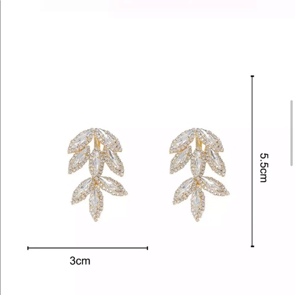 18K WHITE GOLD LEAF EARRING, NICE EARRINGS, CUTE EARRINGS - Picture 5 of 5